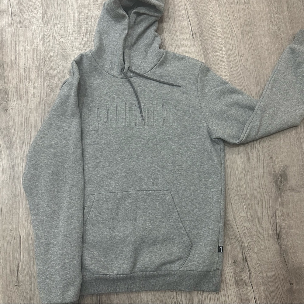 PUMA sweater size M